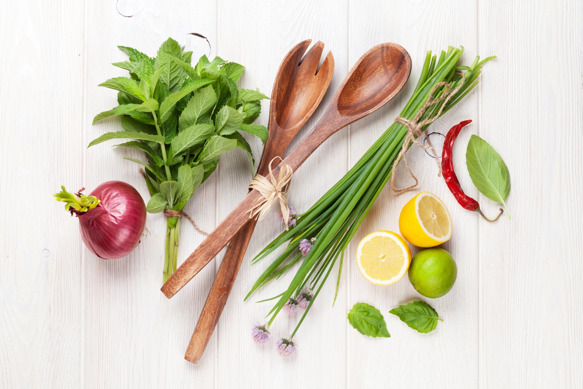 Starter kit with herbs and utensils